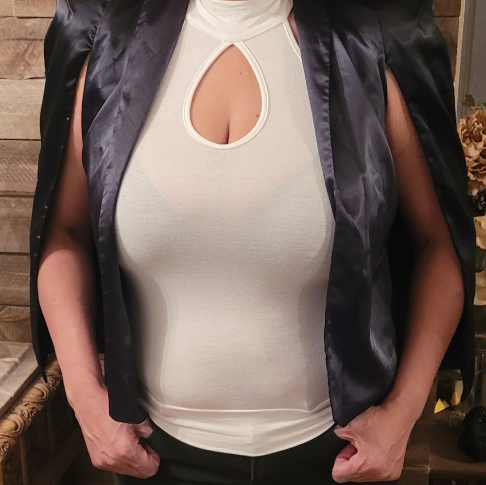 Satin Sleeveless jacket